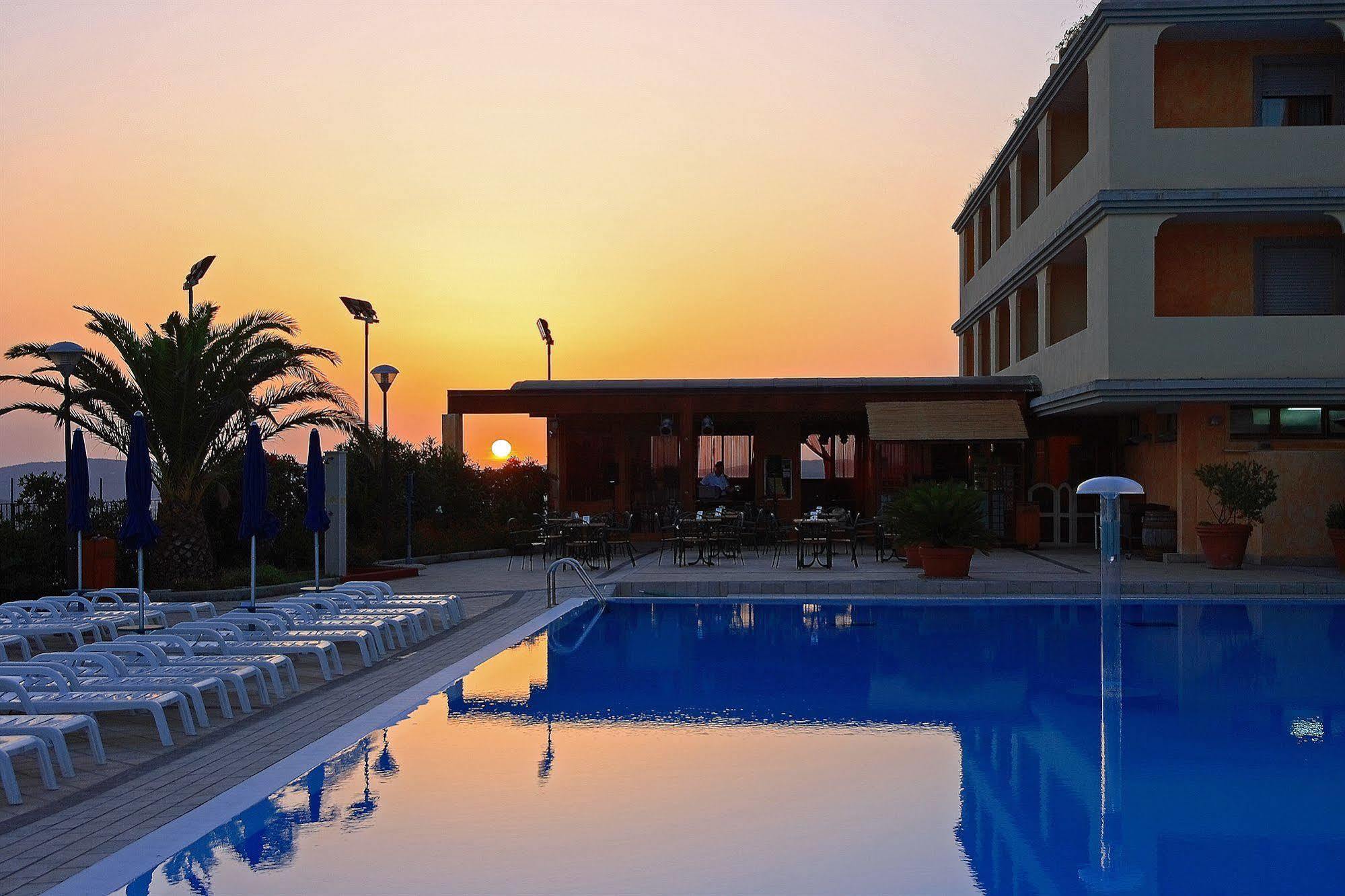 Borgo Saraceno Hotel-Residence Santa Teresa Gallura Exterior foto